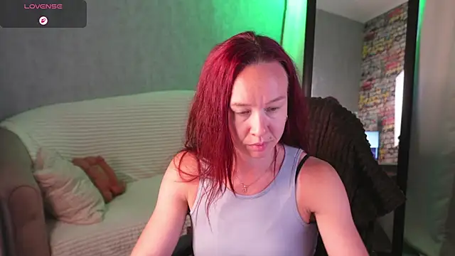 Snapshot of Spoty_Kate_ chatting on 06-19-26, 01:32 Spoty Kate online show from 06-19-26, 01:32