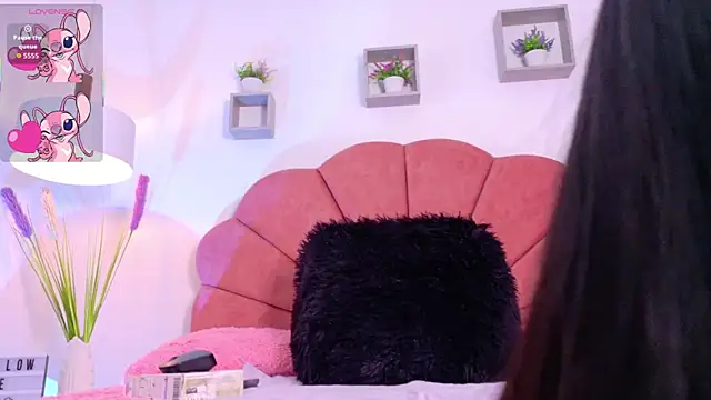 Luna Blumer online show from 01-13-26, 07:41