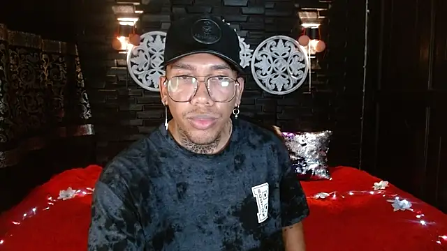 THIAN KNOX online show from 12-19-25, 05:53