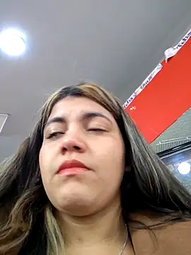 Snapshot of Ivy_enjoy chatting on 05-21-26, 05:42 Ivy enjoy online show from 05-21-26, 05:42