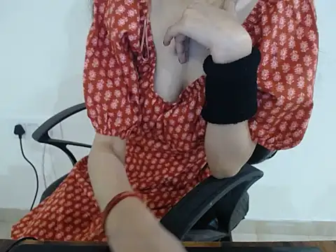 Farhana beautyfull online show from 01-06-26, 04:49