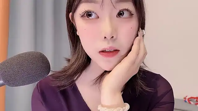 smalldaisy online show from 03-28-26, 02:33