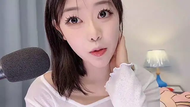 smalldaisy online show from 04-22-26, 03:42