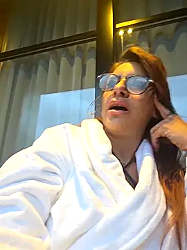 Snapshot of LaLynn chatting on 03-29-26, 05:46 LaLynn online show from 03-29-26, 05:46