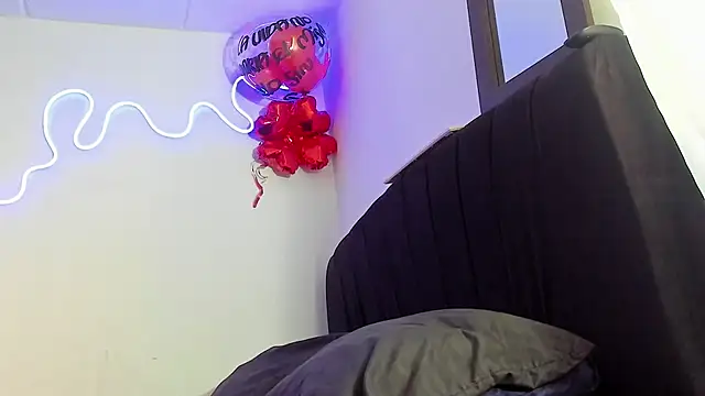 Lili Evanss online show from 03-13-26, 06:25