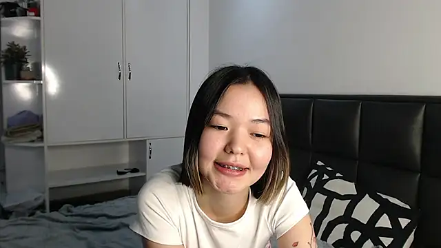 niia mur online show from 02-22-26, 05:55