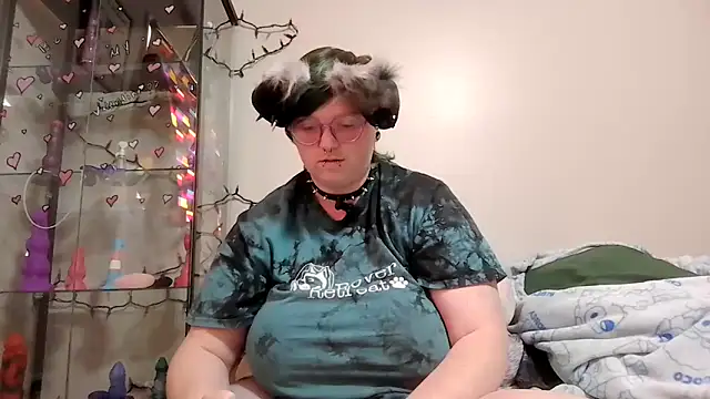 Snapshot of Pupghostt chatting on 02-16-26, 03:19 Pupghostt online show from 02-16-26, 03:19