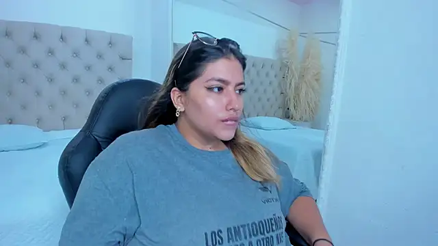 AmbarBrownn  online show from 01-10-26, 09:52