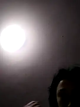 Snapshot of vanNe78 chatting on 03-07-26, 03:53 vanNe78 online show from 03-07-26, 03:53