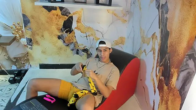 Victor LatinBoy online show from 02-05-26, 03:11