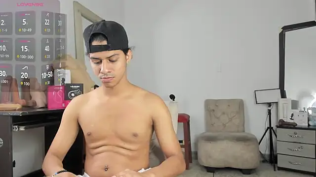 Victor LatinBoy online show from 04-12-26, 04:06