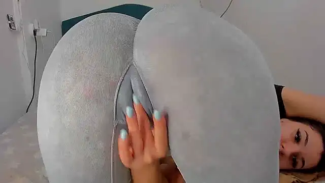 RedAssHottie online show from 02-08-25, 10:07