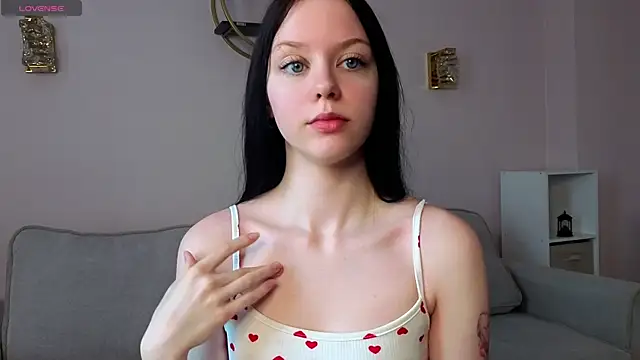 Snapshot of ElmiraShivley chatting on 02-18-26, 03:46 ElmiraShivley online show from 02-18-26, 03:46