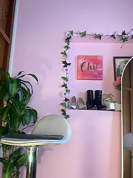  zoe bakerr online show from 04-23-26, 05:04