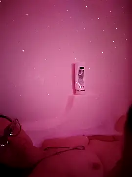 CrownedCuppa online show from 04-08-26, 06:24