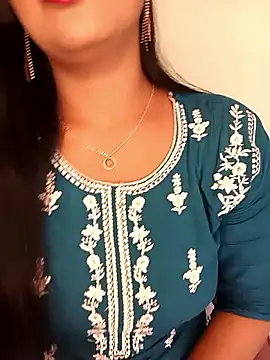 Snapshot of Deshi_bhabhi143 chatting on 05-02-26, 05:45 Deshi bhabhi143 online show from 05-02-26, 05:45