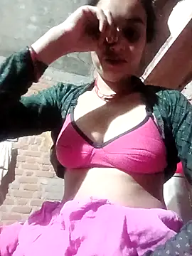 Snapshot of Fency_Love143 chatting on 02-19-26, 01:01 Fency Love143 online show from 02-19-26, 01:01