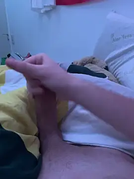 Snapshot of germanteenagerX chatting on 12-22-25, 06:49 germanteenagerX online show from 12-22-25, 06:49