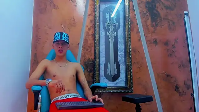 Snapshot of tommy_bigcock19_ chatting on 12-22-25, 07:05 tommy bigcock19 online show from 12-22-25, 07:05