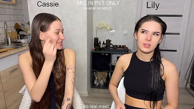 girls secrets online show from 02-02-26, 09:52