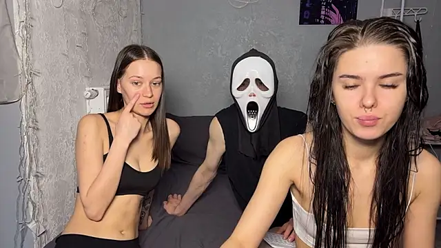girls secrets online show from 03-27-26, 10:15