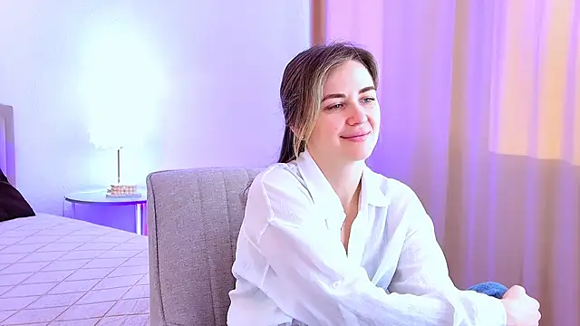 EmeraldGlow online show from 03-30-26, 02:40