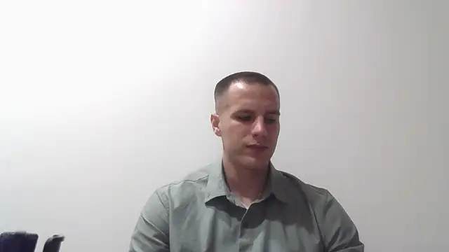 makeyousquirt123456 online show from 12-21-25, 04:14