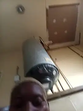 Snapshot of goldenstrips295 chatting on 01-10-26, 03:47 goldenstrips295 online show from 01-10-26, 03:47