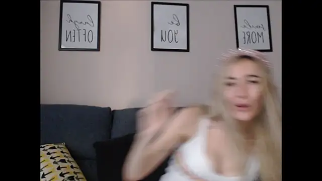 BarbieBlondieGirl online show from 06-08-26, 10:15