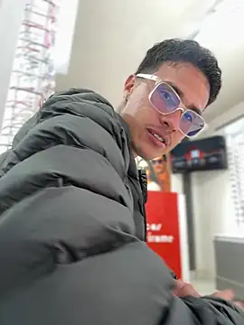 Latin Paisa Boy online show from 03-24-26, 09:42