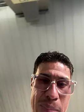 Latin Paisa Boy online show from 04-25-26, 05:54