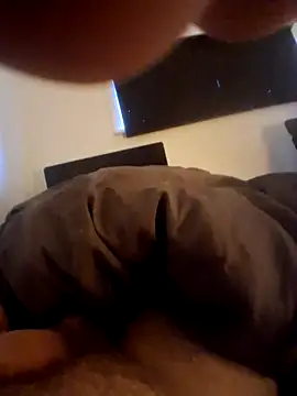 Snapshot of bittengirls chatting on 12-22-25, 09:28 bittengirls online show from 12-22-25, 09:28