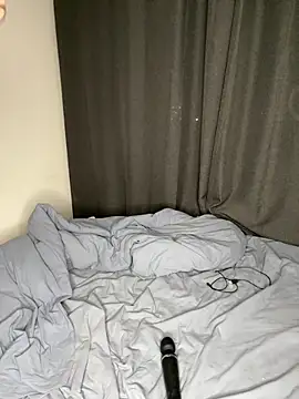 Snapshot of hey_shinyy chatting on 12-22-25, 05:21 hey shinyy online show from 12-22-25, 05:21