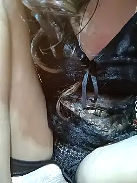 Snapshot of Puja_1230 chatting on 01-08-26, 04:53 Puja 1230 online show from 01-08-26, 04:53