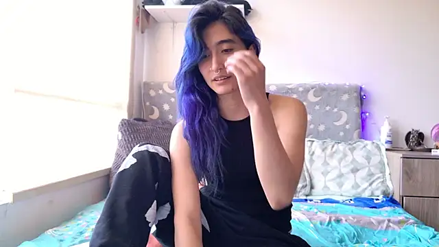 Snapshot of LunaisBack chatting on 02-20-26, 09:48 LunaisBack online show from 02-20-26, 09:48