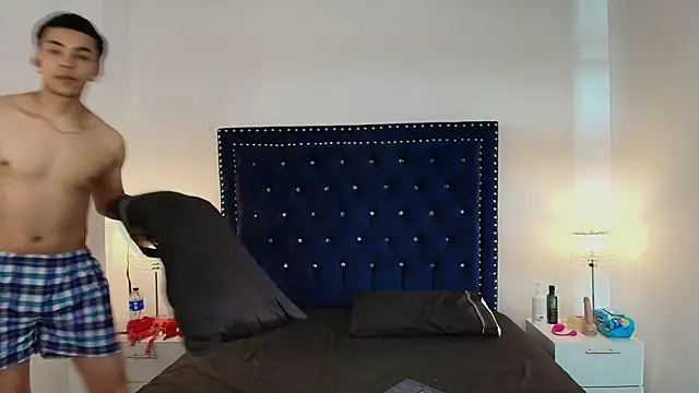 Jaden and sofia online show from 05-03-26, 03:23