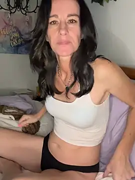 Snapshot of Edens_Promise chatting on 02-03-26, 04:01 Edens Promise online show from 02-03-26, 04:01