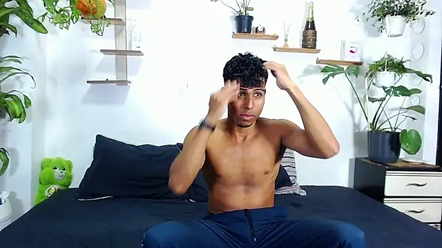 Interracial Snow Bunny online show from 02-19-26, 09:11