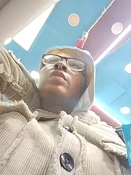 Snapshot of SynDarling6 chatting on 03-13-26, 09:43 SynDarling6 online show from 03-13-26, 09:43