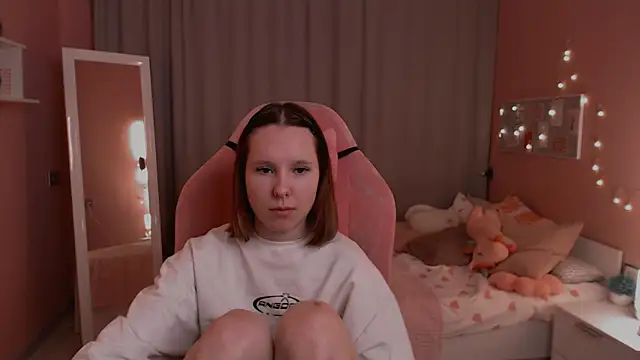 Snapshot of Haya_Harareet chatting on 01-08-26, 01:19 Haya Harareet online show from 01-08-26, 01:19