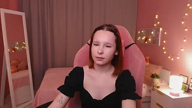 Snapshot of Haya_Harareet chatting on 01-15-26, 01:10 Haya Harareet online show from 01-15-26, 01:10