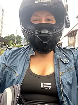 Scarlet auraa online show from 01-12-26, 07:08