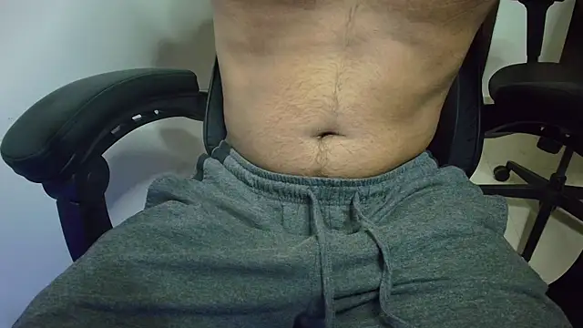 Snapshot of KneelForAlpha chatting on 02-12-26, 12:44 KneelForAlpha online show from 02-12-26, 12:44