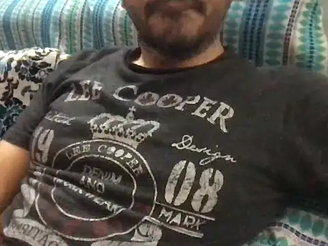 Snapshot of sundar85m chatting on 02-09-26, 05:50 sundar85m online show from 02-09-26, 05:50