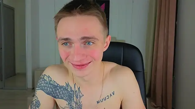 Snapshot of LEO__MILLER chatting on 01-07-26, 04:48 LEO MILLER online show from 01-07-26, 04:48