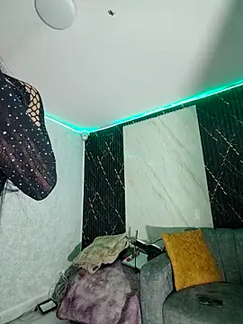 Isis Hot   online show from 02-16-26, 11:17