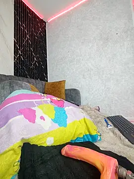 Isis Hot   online show from 03-27-26, 11:43