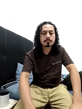 CarlosGM77 online show from 04-30-26, 03:18