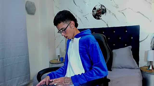 asher lux online show from 04-22-26, 07:48