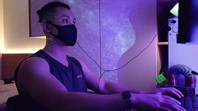 OnlyHand9x online show from 04-22-26, 04:19